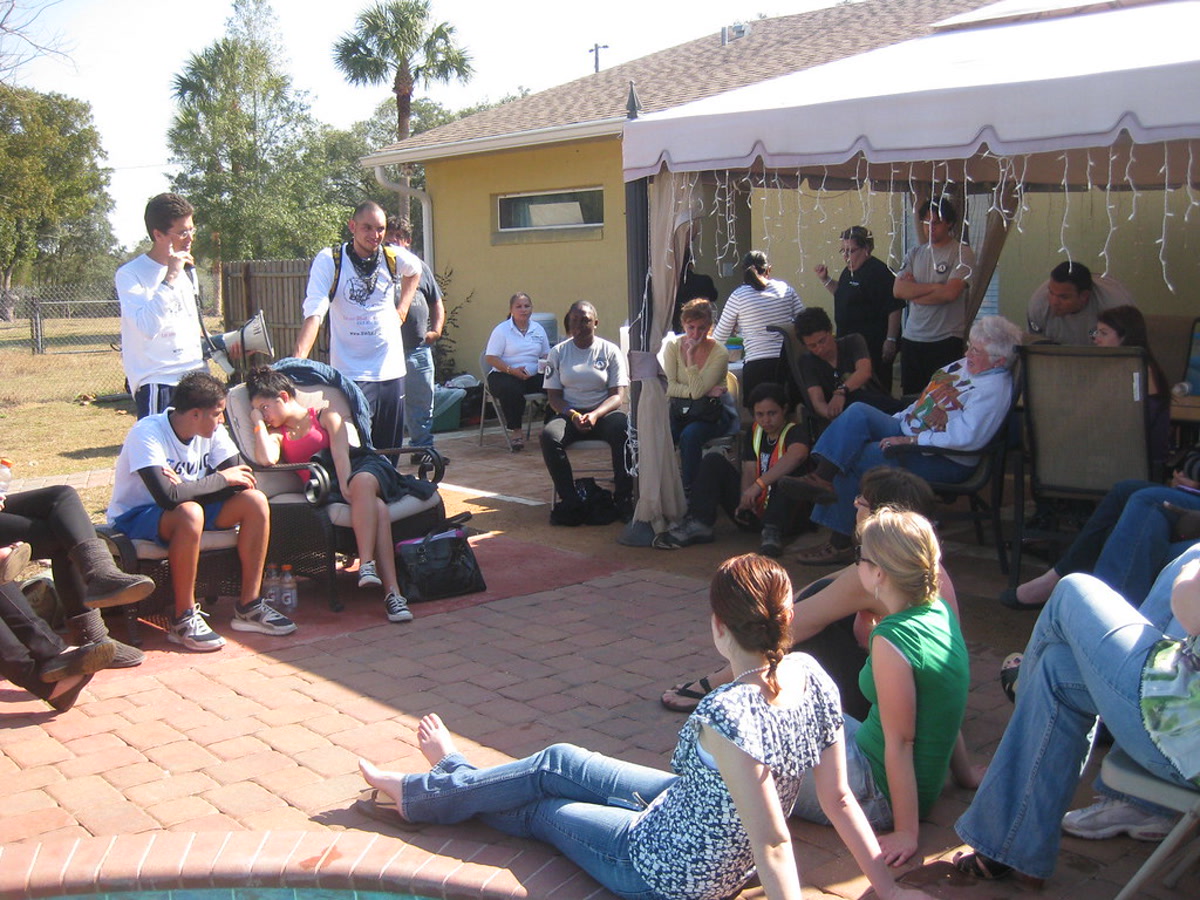 Trail of Dreams meet-and-greet in a neighbor's backyard.