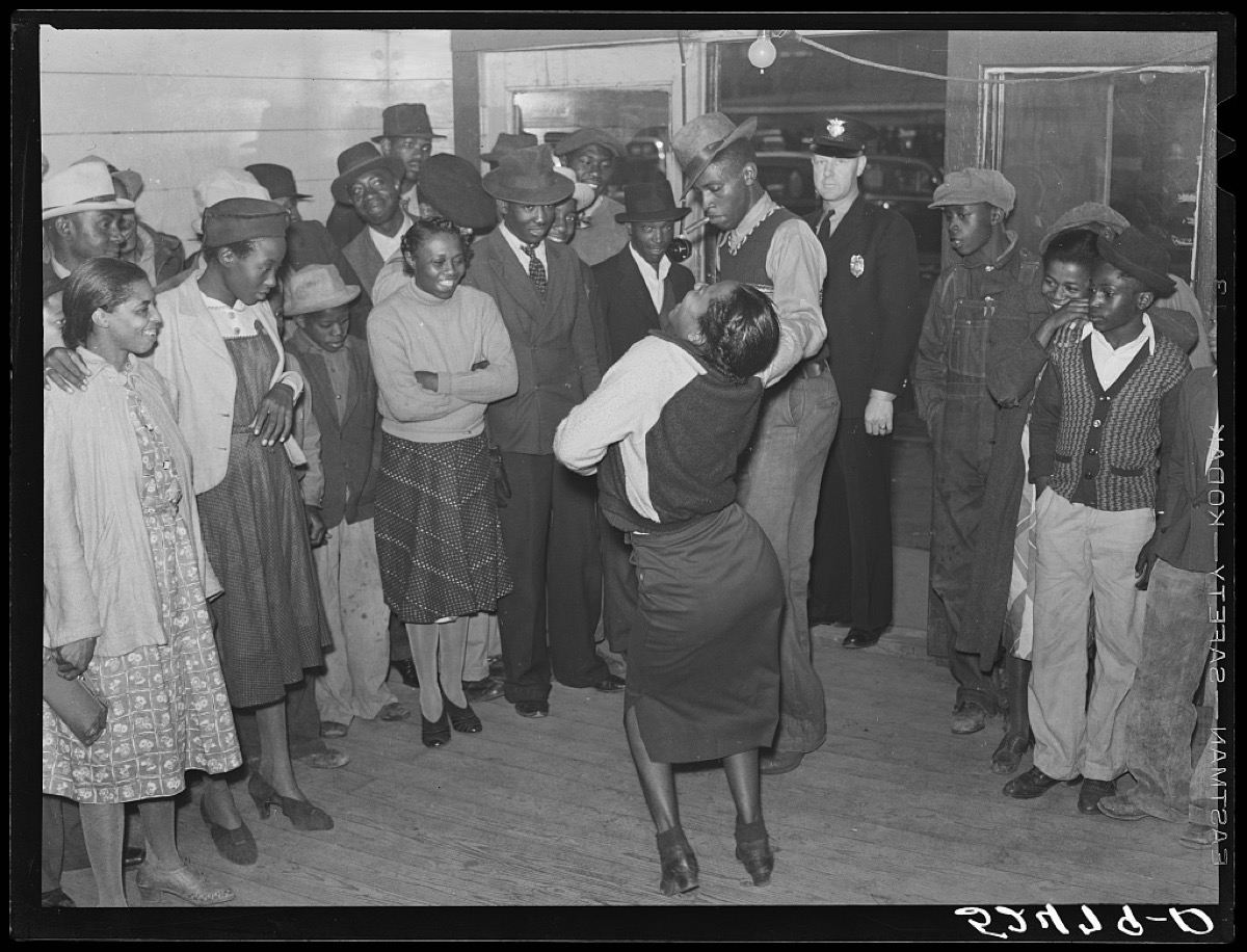 Jitterbugging in a juke joint on Saturday afternoon in Clarksdale, Mississippi, 1939